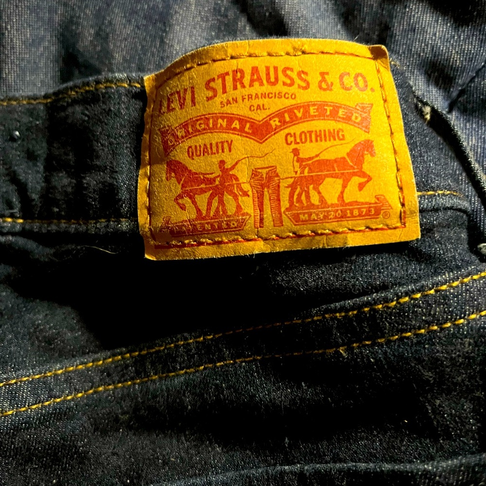 Levi’s 24x28 super skinny 710